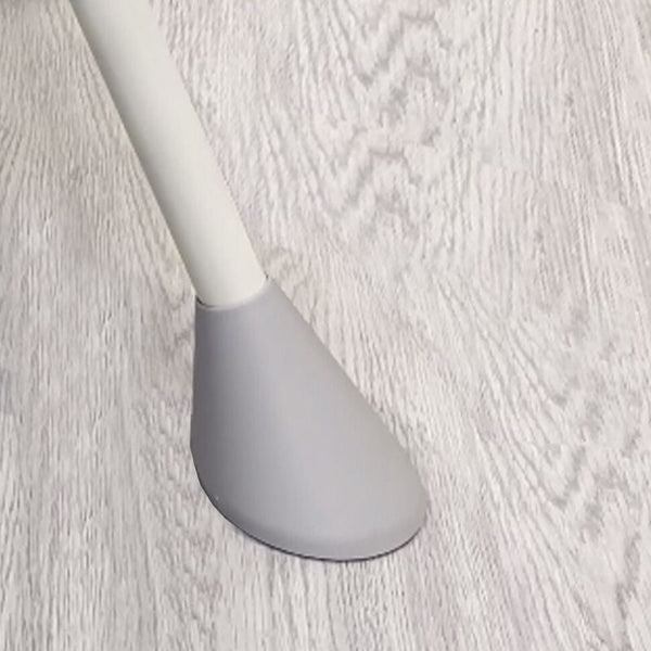 Zoom sur le pied antidérapant de la chaise haute bébé évolutive.