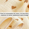 Gros plan sur le tissu doux et respirant en mousseline de coton de la Couverture d'Emmaillotage d'Été.