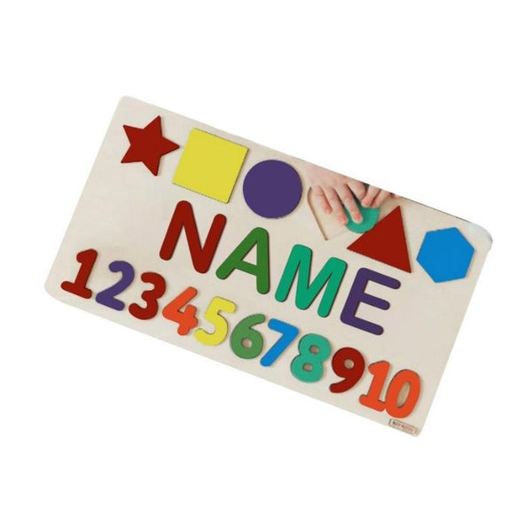 Puzzle personnalisé en bois avec formes géométriques et chiffres.