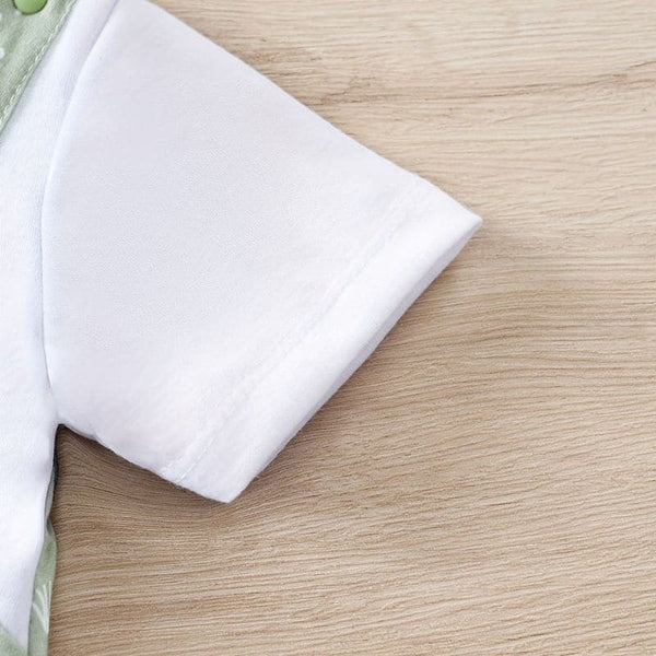 Manche courte du t-shirt blanc intégré à la Salopette Bébé à motifs jungle