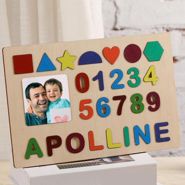 Jouet éducatif, puzzle personnalisé en bois avec formes et chiffres et emplacement photo.