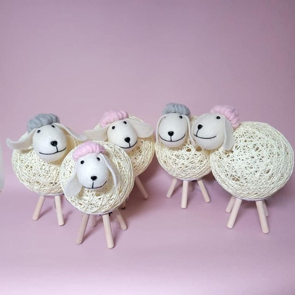 Collection veilleuse bébé mouton, parfaite pour créer une atmosphère chaleureuse.