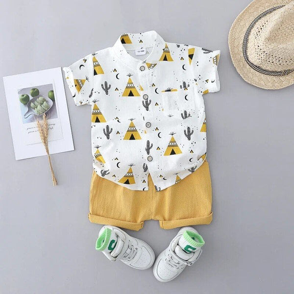 Ensemble pour bébé garçon avec chemise imprimée tipi jaune et short moutarde