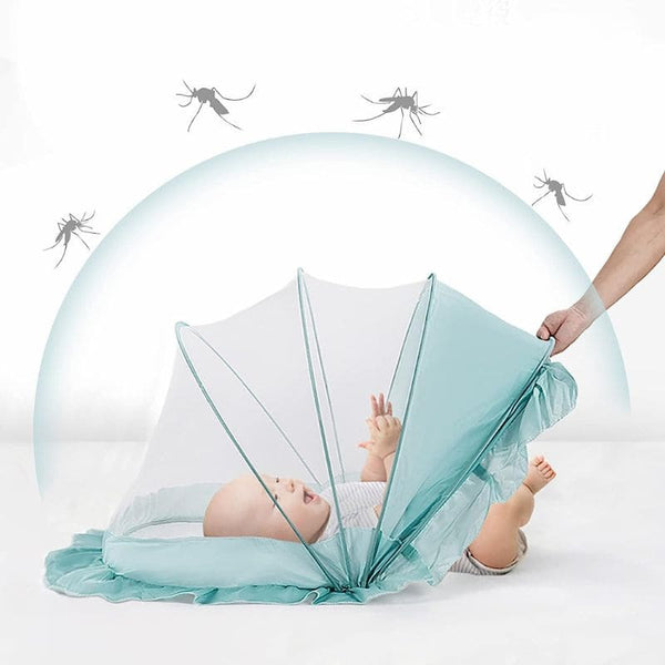 Solution pratique pour protéger bébé des moustiques avec une moustiquaire pliable.