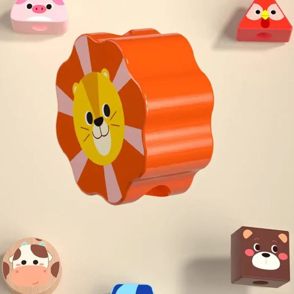 Détails des formes et couleurs du labyrinthe en bois bébé éducatif.