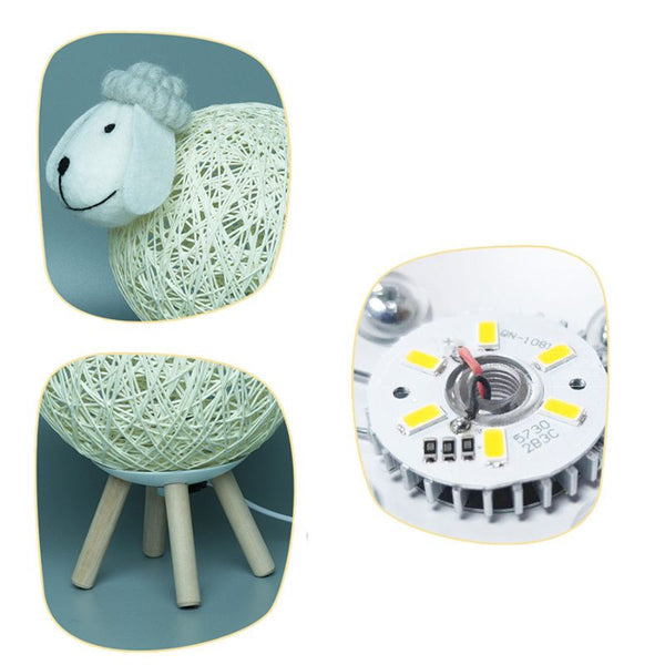 Zoom sur la veilleuse bébé mouton en rotin et ses détails en laine douce.