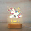 LumiCorn Lunik, veilleuse bébé personnalisée licorne apaisante avec étoiles et nuages.