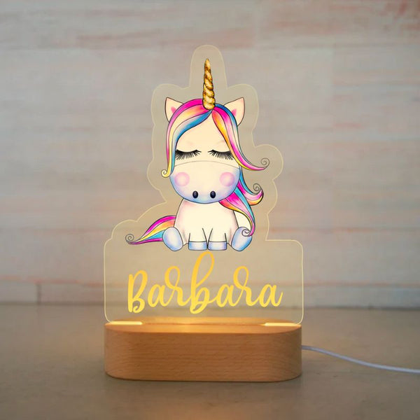 LumiCorn Barbara, veilleuse bébé personnalisée licorne douce et élégante.