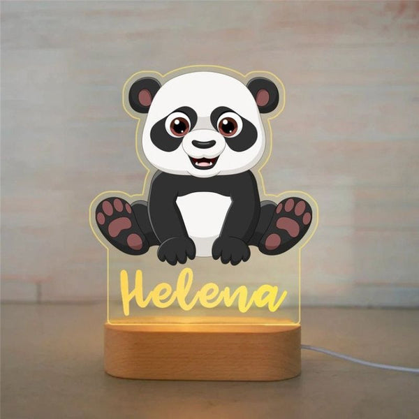 Veilleuse bébé personnalisée avec un panda craquant, modèle Helena.
