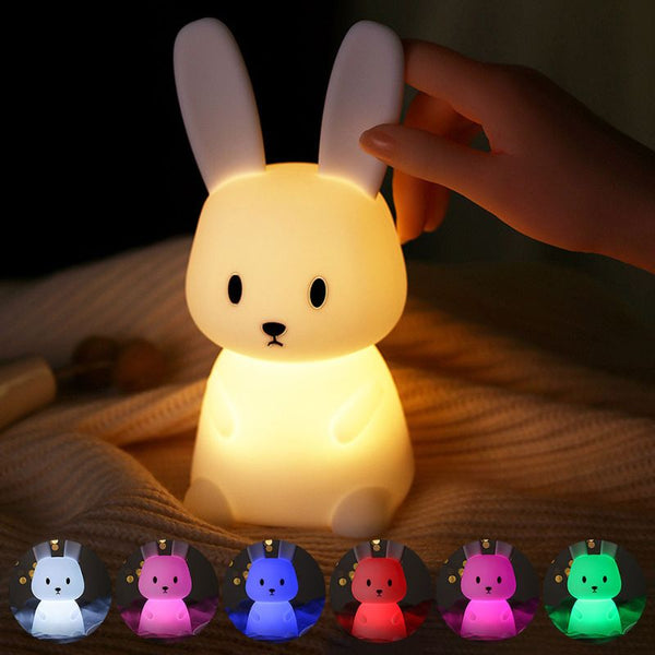 BabyBunny, veilleuse bébé lapin multicolore idéale pour les nuits paisibles.