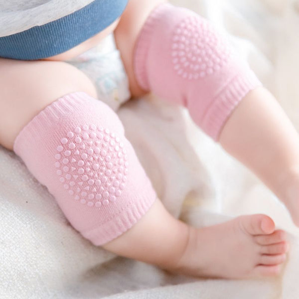 SafeKneePad : Genouillère Bébé 4 pattes en rose doux pour le confort de bébé.