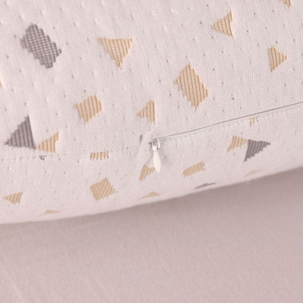 Gros plan sur les matériaux respirants et le tissu du Coussin de Grossesse BumpPillow-H.