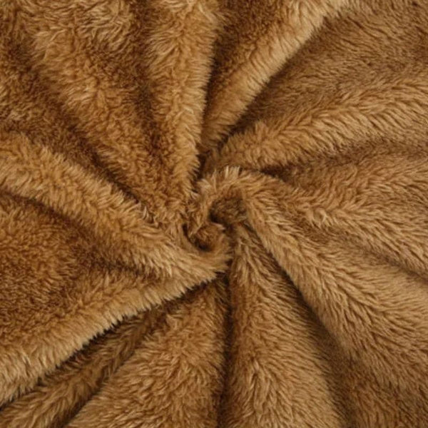 Détail du tissu ultra-doux de la Barboteuse Bébé Petit Ourson, offrant confort et chaleur.