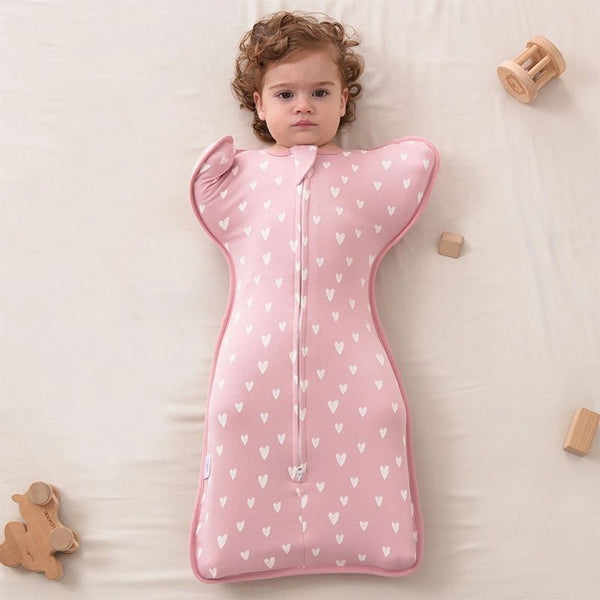 Confort supérieur pour bébé avec cette gigoteuse d'emmaillotage légère et stylée.