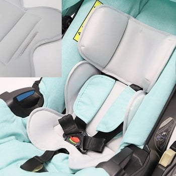 Coussin de Siège pour Poussette Siège Auto blanc installé dans la poussette StrollerSeat – Cocon d’Ange