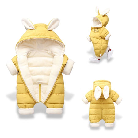 Vue de face, arrière et latérale de la Combinaison Polaire Bébé jaune avec capuche oreilles de lapin.