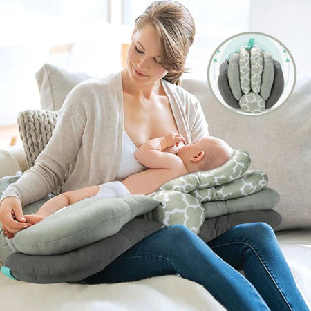 Coussin d'Allaitement BabyDream utilisé pour une position assise confortable.