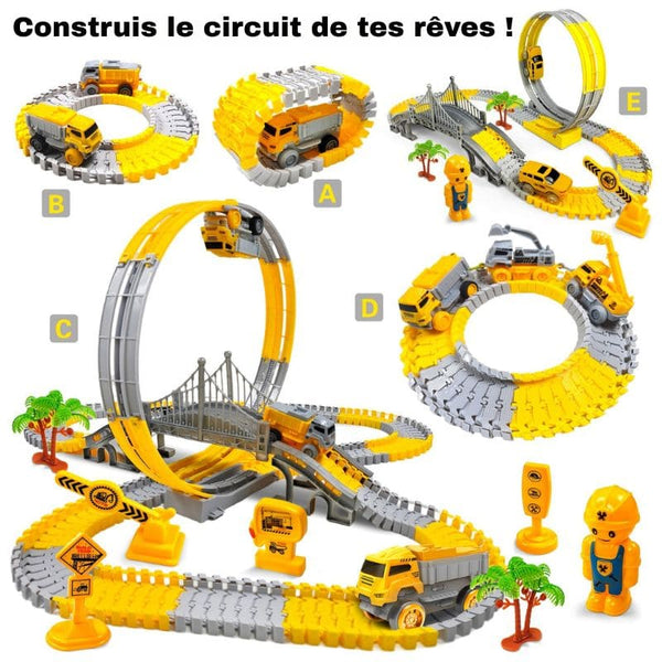 Jeu de pistes de jouets avec voitures et accessoires sur fond blanc - Circuit Voiture Enfant.